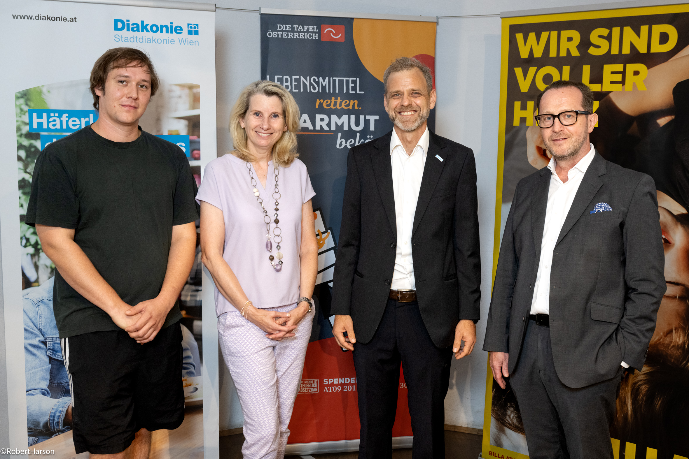 Am Podium(v. l.): Tobias Riener (Leitung Häferl), Alexandra Gruber (Geschäftsführung Die Tafel Österreich), Wilhelm Raber (Geschäftsführung Stadtdiakonie Wien) und Robert Nagele (Vorstand BILLA)